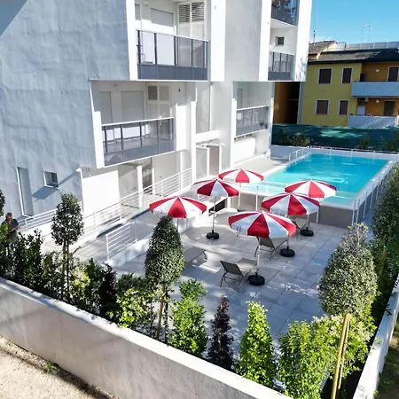 Apartment With Pool Bibione
